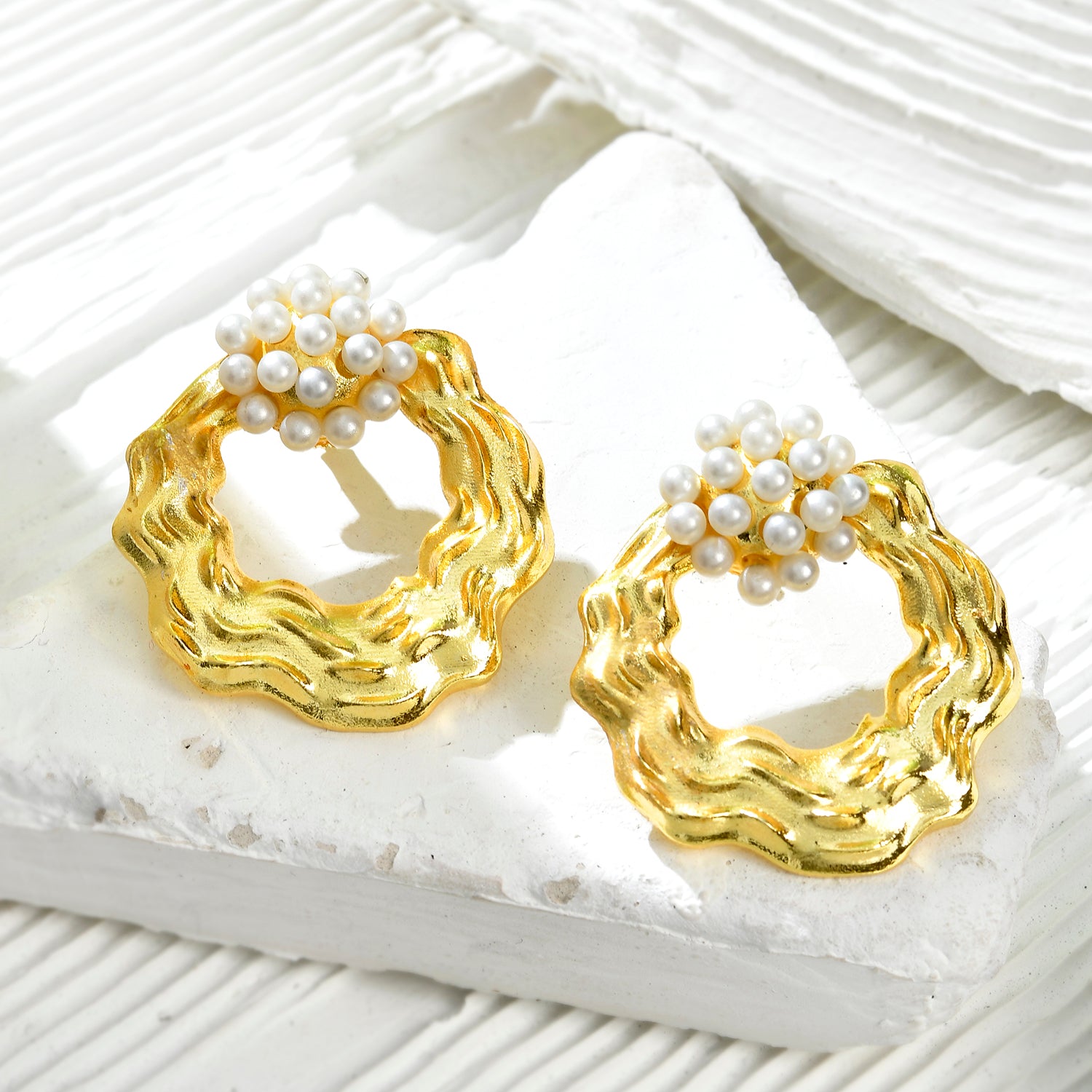 Voyage Pearlescent Gold Earrings