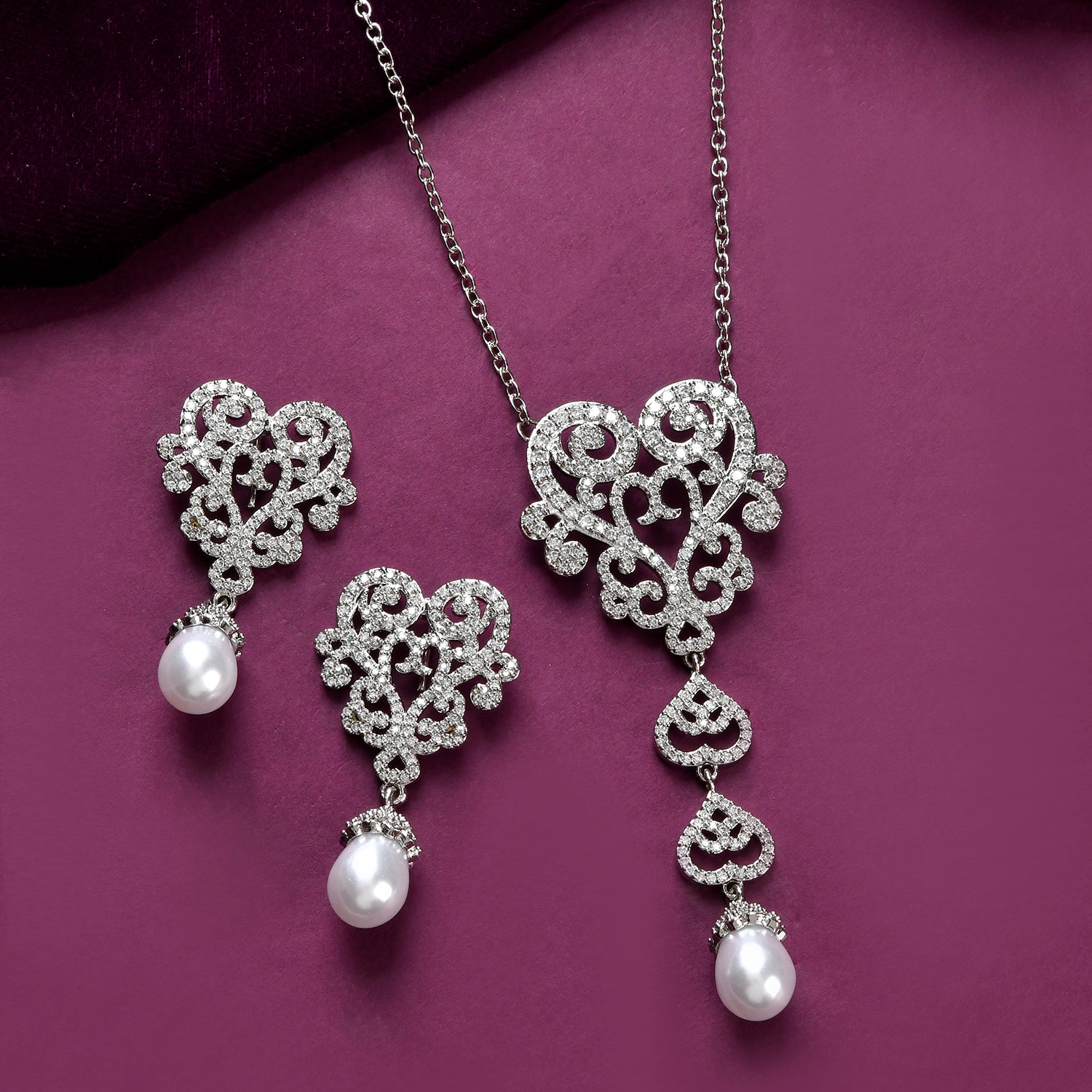 Royal Romance Mary Necklace Set