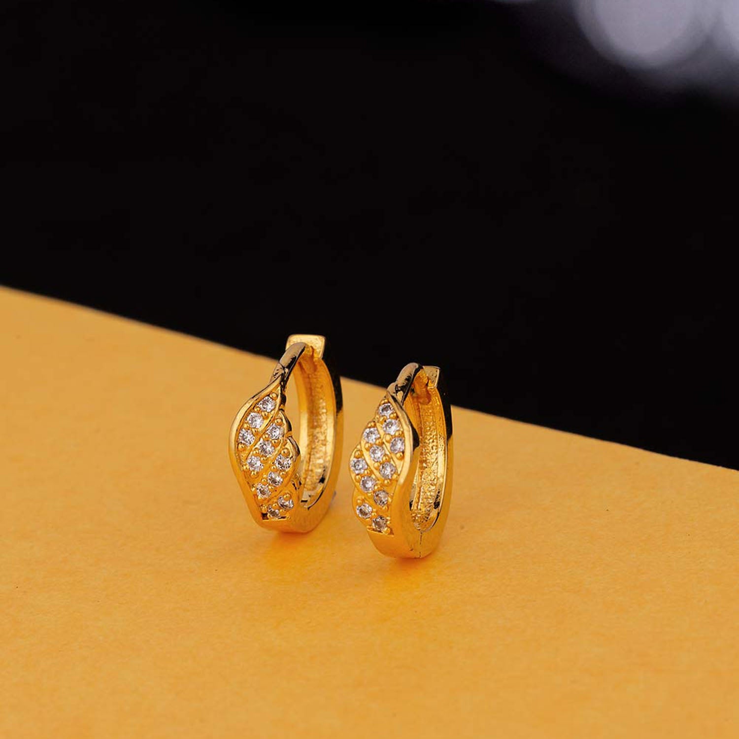 Wholesale 1 pair simple style round plating inlay copper zircon 18k gold  plated hoop earrings - Nihaojewelry